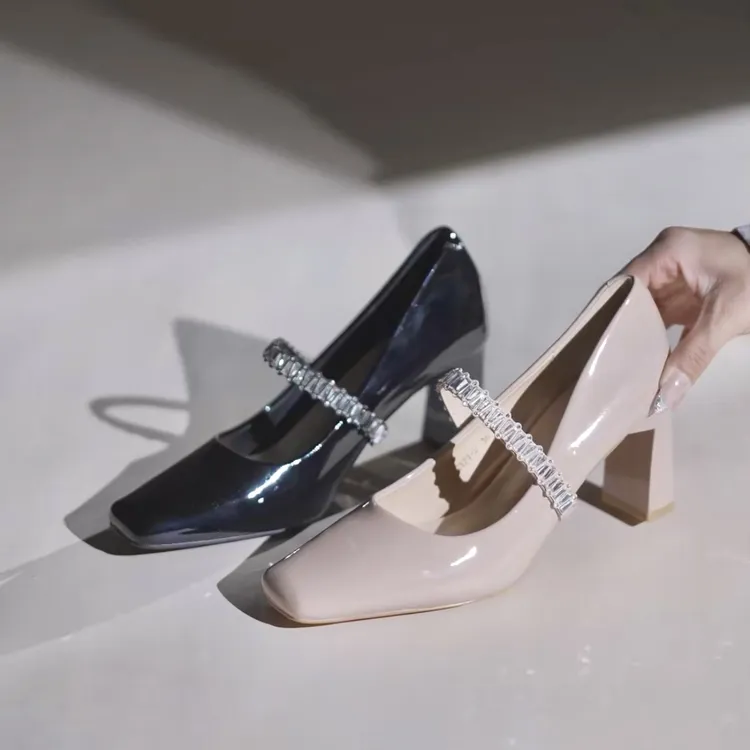法式粗跟方头高跟鞋女鞋水钻一字带玛丽珍鞋配裙子裸粉色浅口单鞋