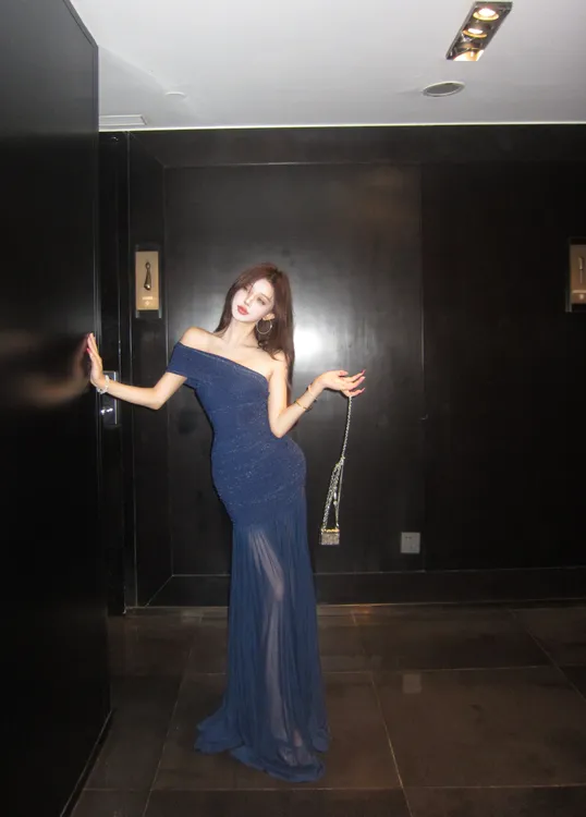 纯欲辣妹亮丝网纱单肩抹胸连衣裙女性感前开叉微透修身长裙