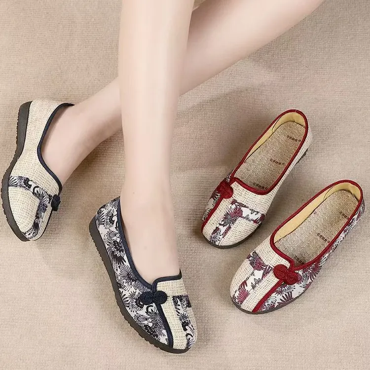 老北京布鞋女春夏季中老年防滑软面软底一脚蹬超轻耐磨妈妈鞋新款