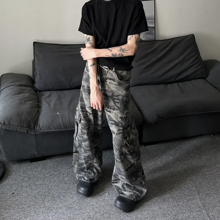 【倒装】设计感迷彩工装阔腿裤男2025宽松反穿高级感腰头弯刀牛仔裤