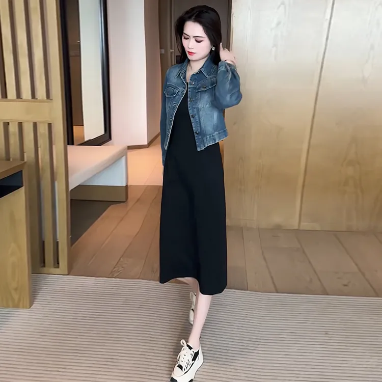 春秋牛仔外套新款设计感时尚显瘦休闲宽松牛仔短外套配裙子两件套