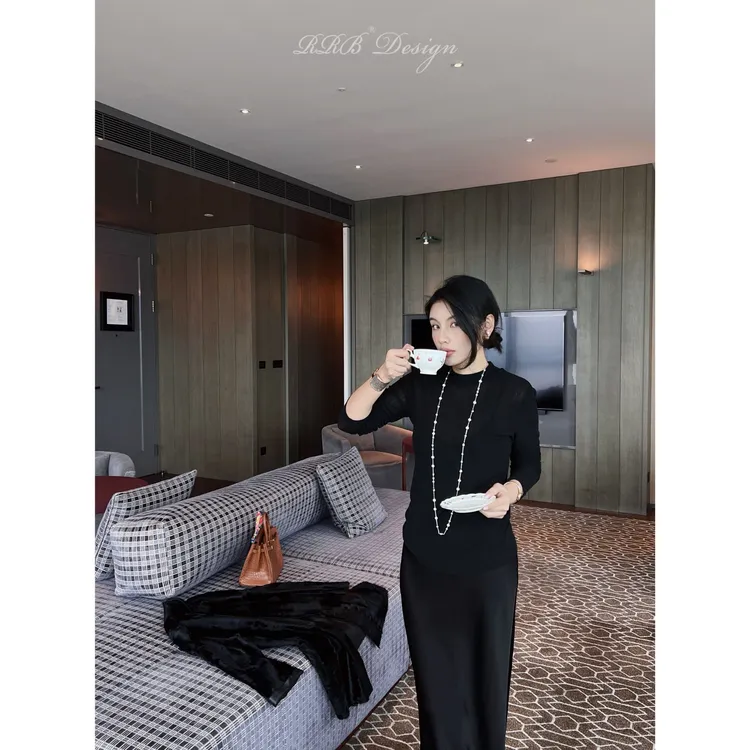 RRB Design「透透T」定制面料弹力修身显瘦圆领纯色长袖T恤打底上衣