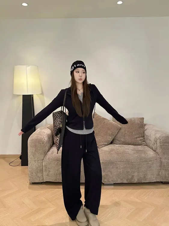 琪琪怪怪大码女装【零压力轻行】时尚假两件拼接上衣+裤子T18093QTQ