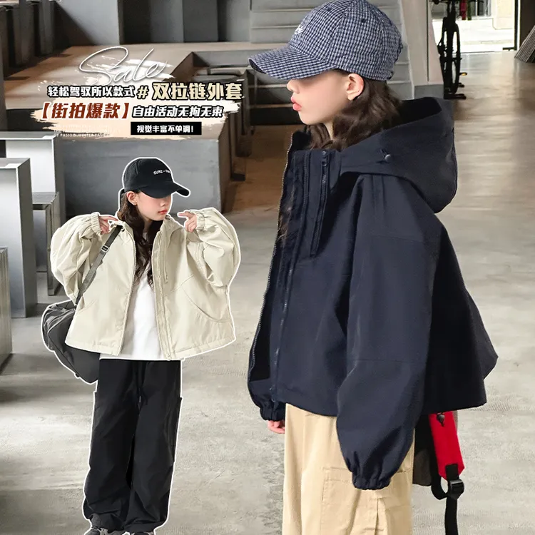 女童外套春秋款2025新款女孩大童户外冲锋衣儿童秋季运动连帽夹克