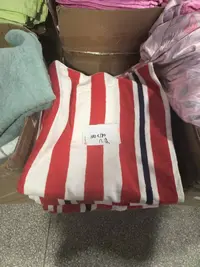 《厚广家》3楼100×180红白条纹全棉毛圈浴巾 发1张，微瑕疵