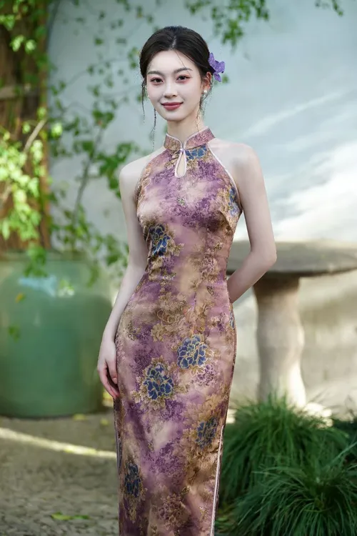 【芍药】挂脖立领旗袍复古新中式显瘦中国风紫色修身烫金年轻版旗袍