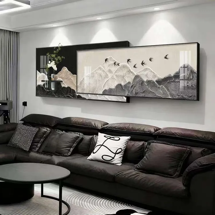 现代轻奢客厅装饰画大气山水沙发背景墙壁画水培绿植背靠金山挂画