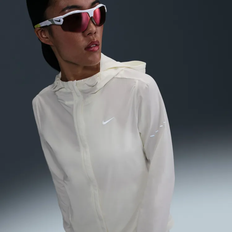 Nike耐克女子夏款徒步拒水防风可收纳休闲夹克连帽外套HQ0651-133
