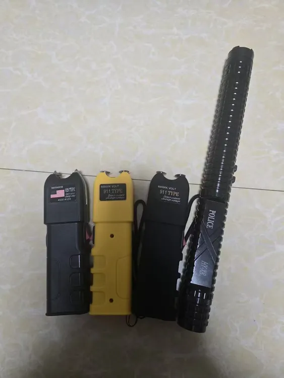 直播间同款美国大功率928+911-×8便捷防身户外照明手电防爆强光