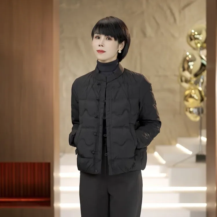 【渲渲推荐】CC-8605冬季时尚百搭轻薄小立领盘扣短款【羽绒服】