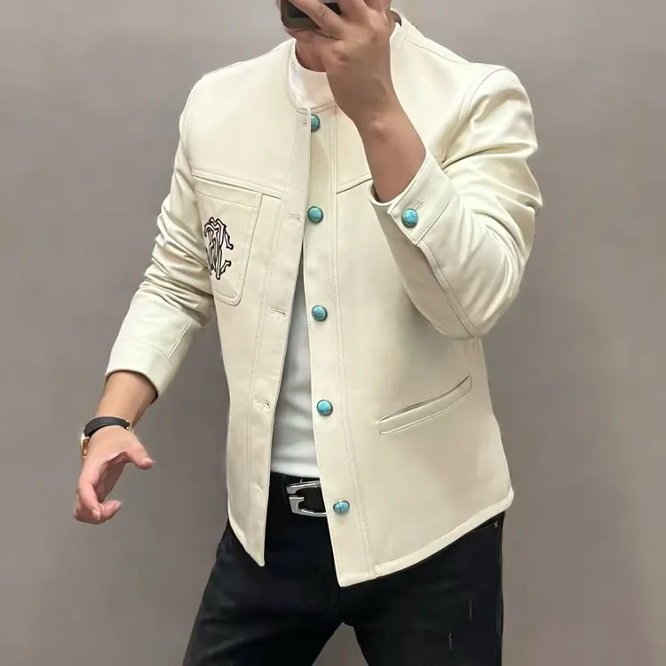 新款高端男士轻奢圆领字母胸标拼接撞色纽扣皮衣外套28760