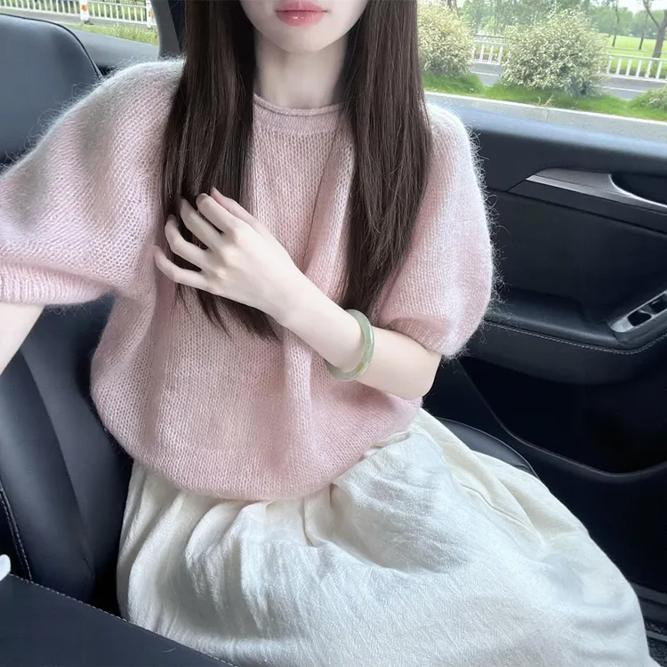 韩系早秋季氛围感穿搭粉色奶fufu软糯短袖针织衫毛衣女泡泡袖上衣