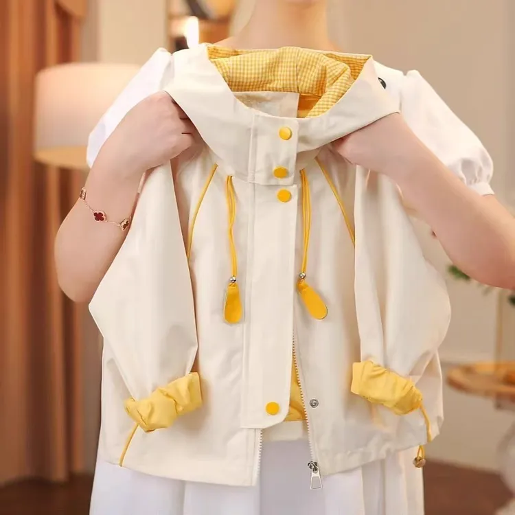 女童秋装外套2025新款儿童时髦洋气连帽夹克衫网红女孩春秋冲锋衣