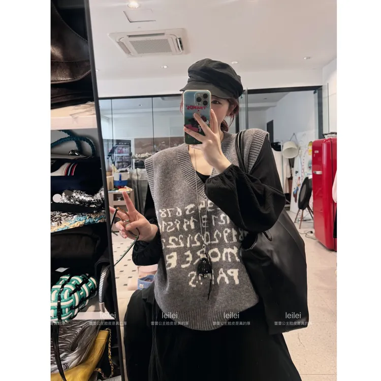 晶咕【轻启秋日】韩系宽松V领字母图案大版针织马甲