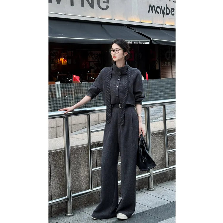 【丢丢】秋季休闲设计感灰色拼接上衣高腰阔腿裤两件套装D53TZG1117