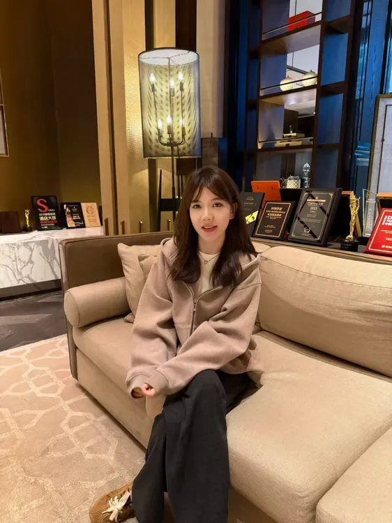 【贤儿专属】设计师款天然彩棉羊毛空气层松弛感拉链外套 