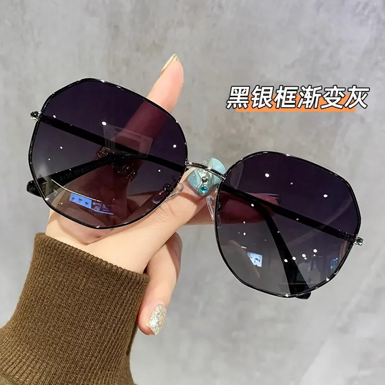 近视墨镜女款2025新款高级感防紫外线偏光太阳眼镜显脸小带有度数