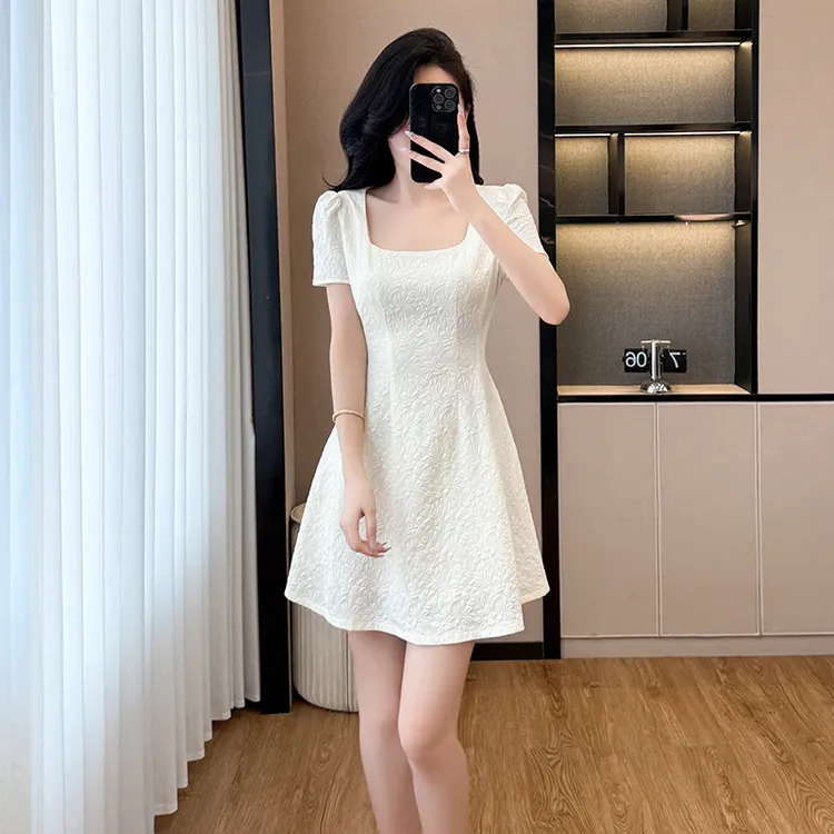 夏季轻奢小众方领白色连衣裙名媛气质高级感小个子收腰高档裙子
