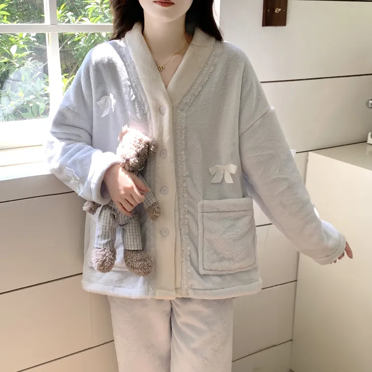 睡衣女款爆款2025新款法兰绒冬天珊瑚绒保暖家居服加厚加绒套装