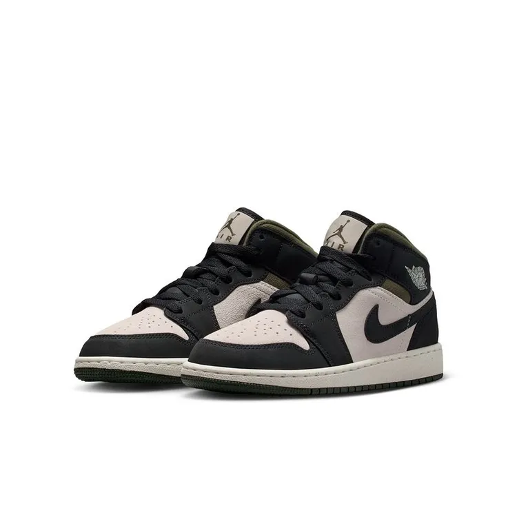 耐克（NIKE）男大童AJ1儿童篮球鞋HV4399-102
