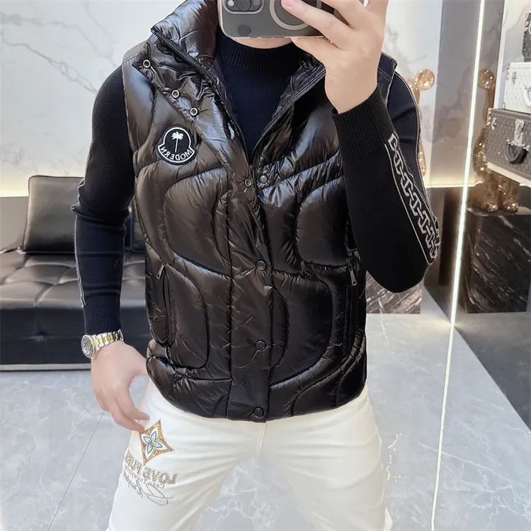 霍科比特男士亮面羽绒服马甲冬季时尚徽章修身坎肩保暖厚修身外套