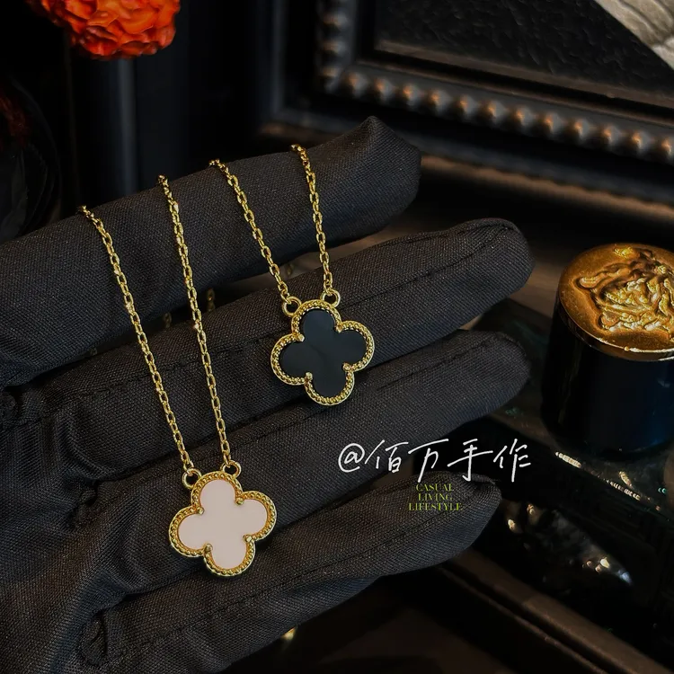 铜合金项链 【阿罗手作】气质轻奢黑白五朵叶子项链