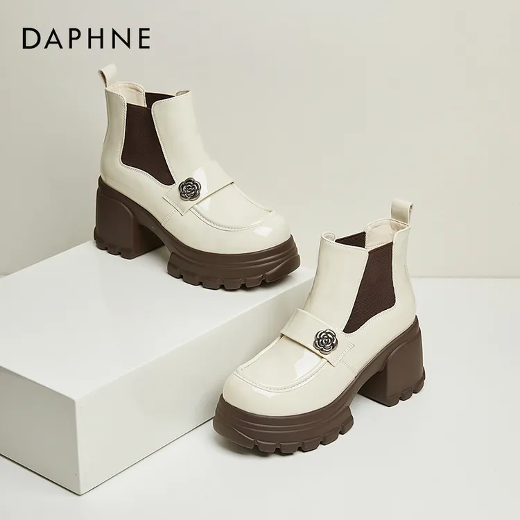 达芙妮8.5厘米女靴增高英伦风胶粘保暖冬季马丁靴百搭时尚女靴