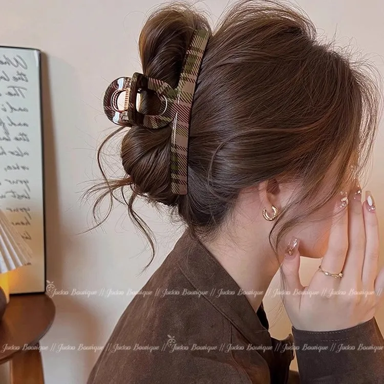 一字抓夹女2025新款早春鲨鱼夹后脑勺网红爆款发夹夹子盘发发饰