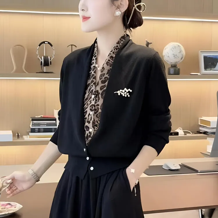 轻奢假两件V领豹纹气质针织衫开衫女长袖外套上衣秋冬新款新中式