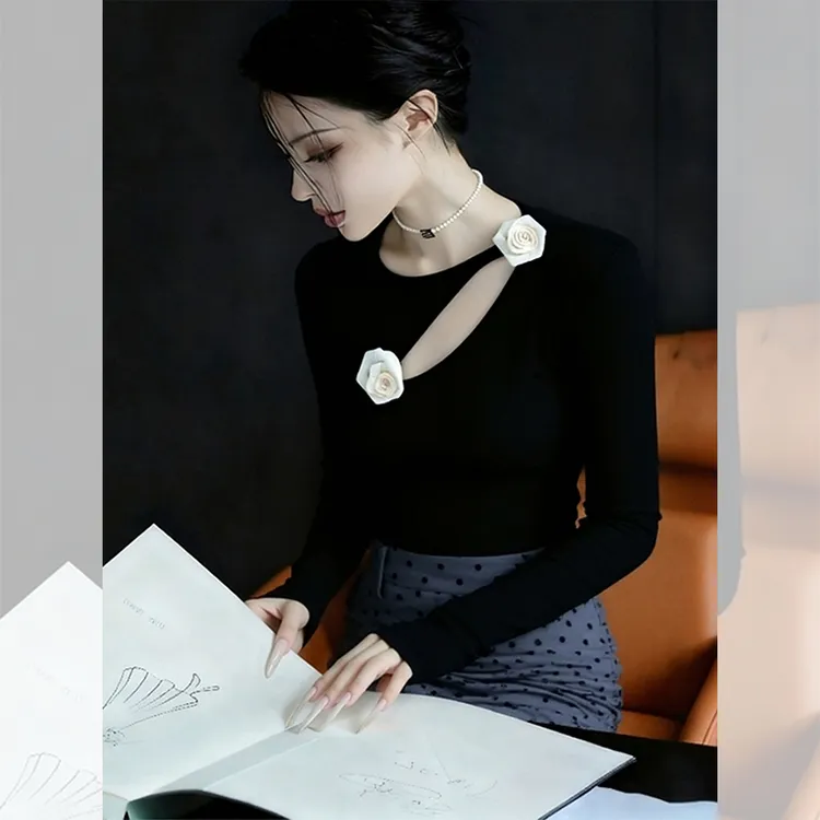 别致独特漂亮内搭黑色花朵小衫洋气高贵上衣长袖镂空t恤秋冬女装