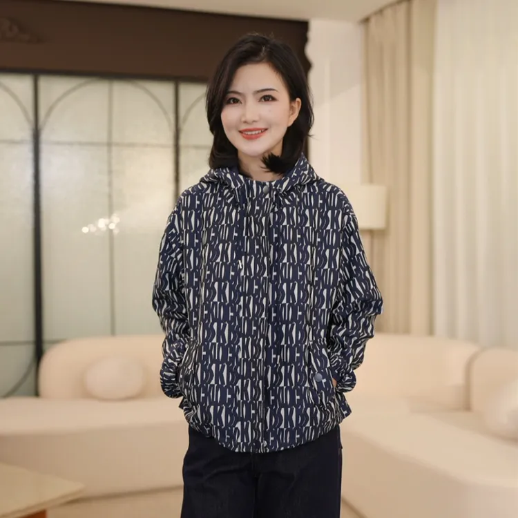 枫竺女装阿楠anan休闲连帽提花字母拉链外套女秋夹克时尚休闲上衣
