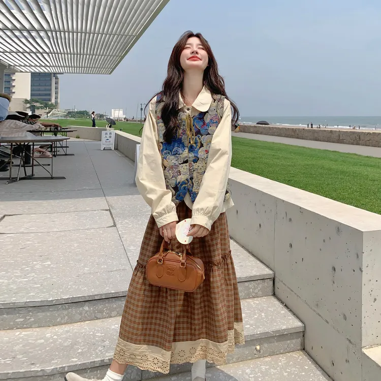 早秋穿搭一整套装女2025新款巨好看提花马甲衬衫格子半身裙三件套