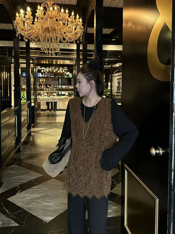 琪琪怪怪大码女装【秋日浪漫】真两件蕾丝背心+打底上衣T17972QTQ