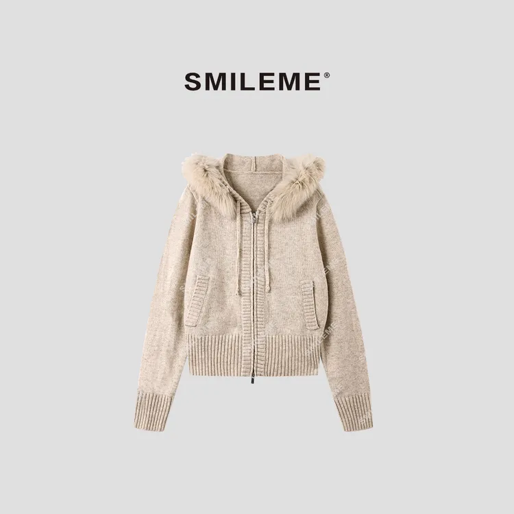 SMILEME【雪融的声音】冬季款羊毛混纺连帽毛领针织外套MK10925411