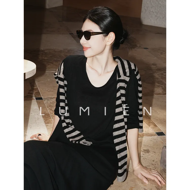 【LUMIEN 新品】“翩翩”挺括垂感极简风松弛感落肩袖连衣裙LX5FLL88