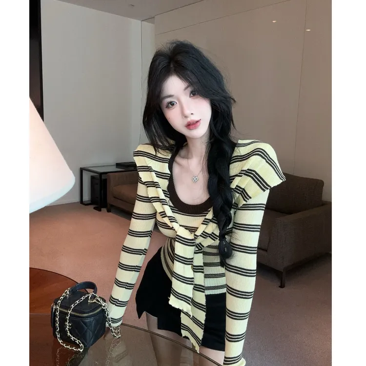 韩系条纹长袖t恤披肩两件辣妹修身针织上衣配显瘦高腰半身裙套装