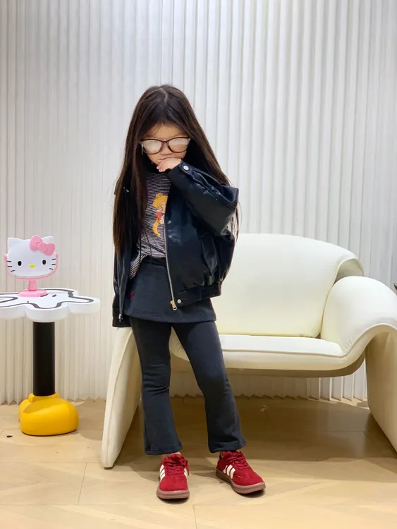 儿童黑色皮衣外套+美少女长袖+黑灰色屁帘休闲裤2025秋季新款童装