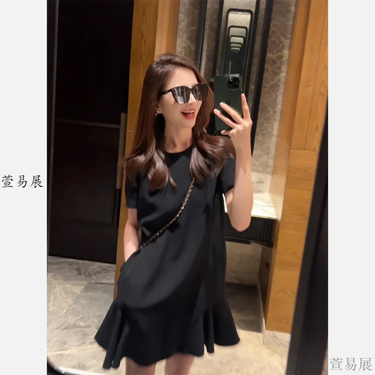 萱易展-“鸢尾”夏日限定醋酸柔软极简风鱼尾连衣裙Y-240407