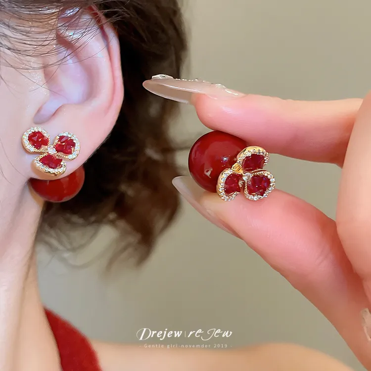 铜合金仿珍珠耳饰 轻奢花朵锆石时尚耳钉法式精致复古冬百搭耳环