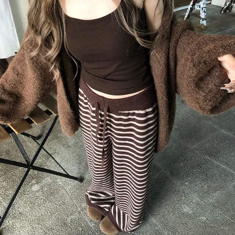 松弛慵懒风条纹针织休闲阔腿裤女秋冬新款垂感宽松显瘦直筒长裤子