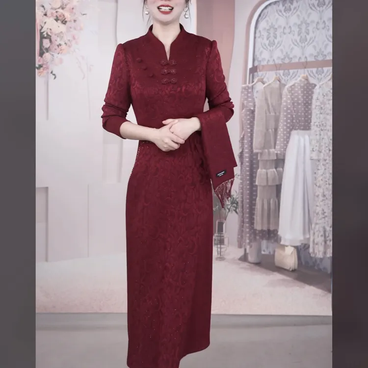 【连衣裙】2025冬季新款加绒加厚新中式气质优雅婚宴精致红裙连衣裙