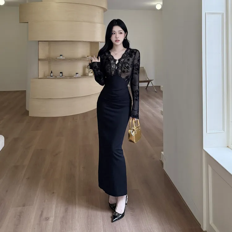 轻熟御姐风黑色蕾丝拼接长袖连衣裙女2025新款修身显瘦包臀裙