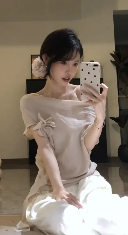 夏季新款纯欲慵懒风女装斜肩荡领小衫花朵设计感上衣休闲显瘦裤子