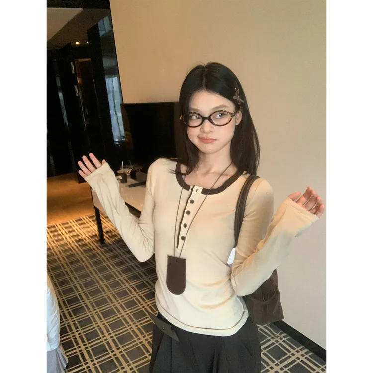 韩系拼色U领正肩内搭打底衫女秋冬新款修身显瘦设计感长袖t恤上衣