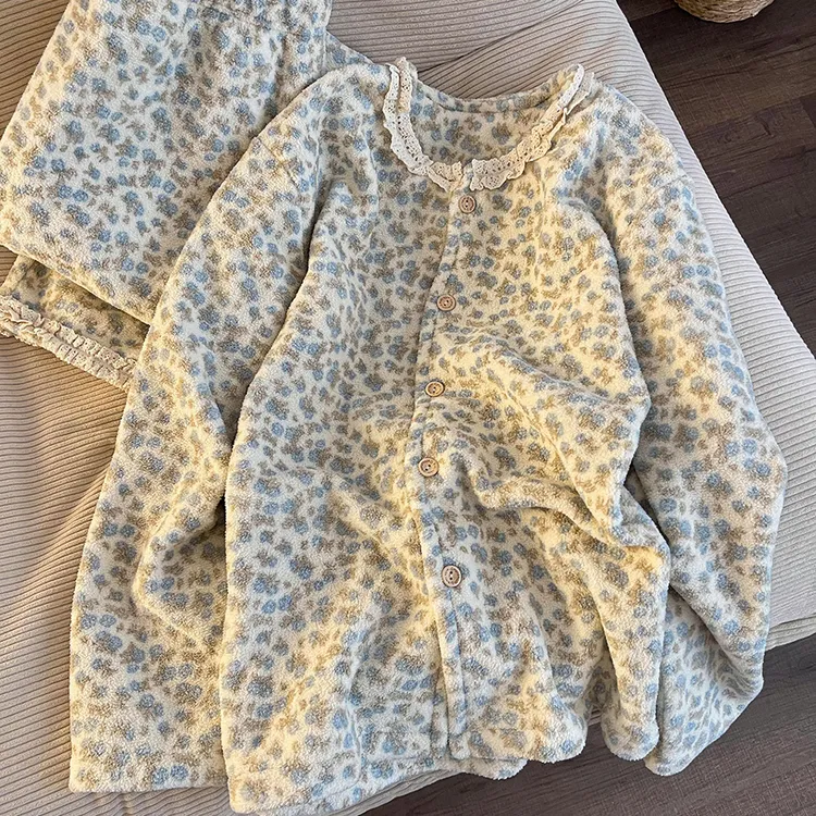 少女韩系蕾丝碎花法兰绒睡衣女冬季2025新款舒适保暖居家服套装女