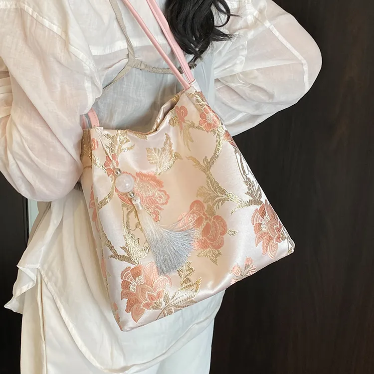 新中式国风包包女大容量水桶包女式2025新款潮流行时尚通勤单肩包