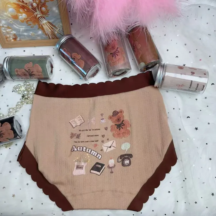 闹小姐卡通女士中高腰大包臀舒适无痕内裤时尚透气