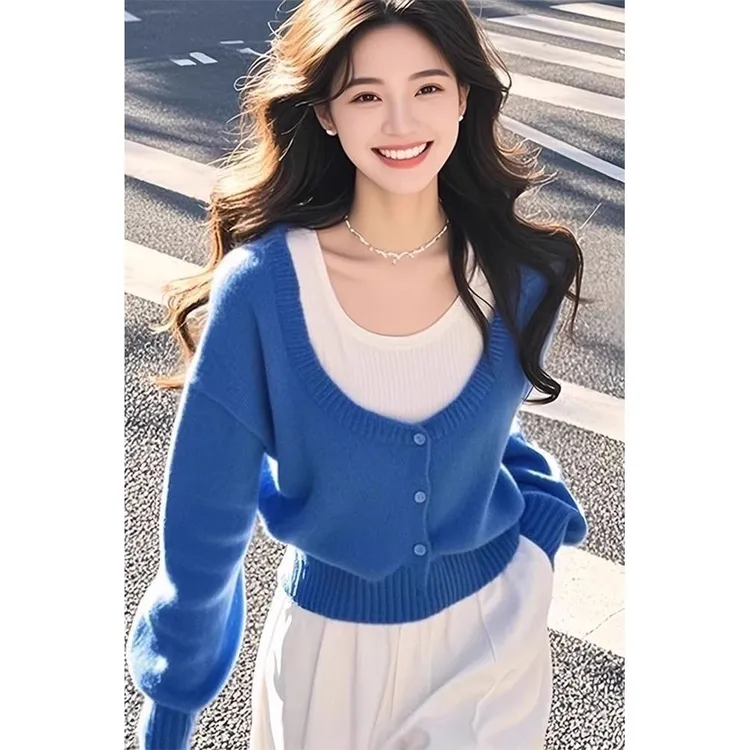 克莱因蓝假两件设计感针织毛衣女款秋季新款流行穿搭酷飒拽姐上衣