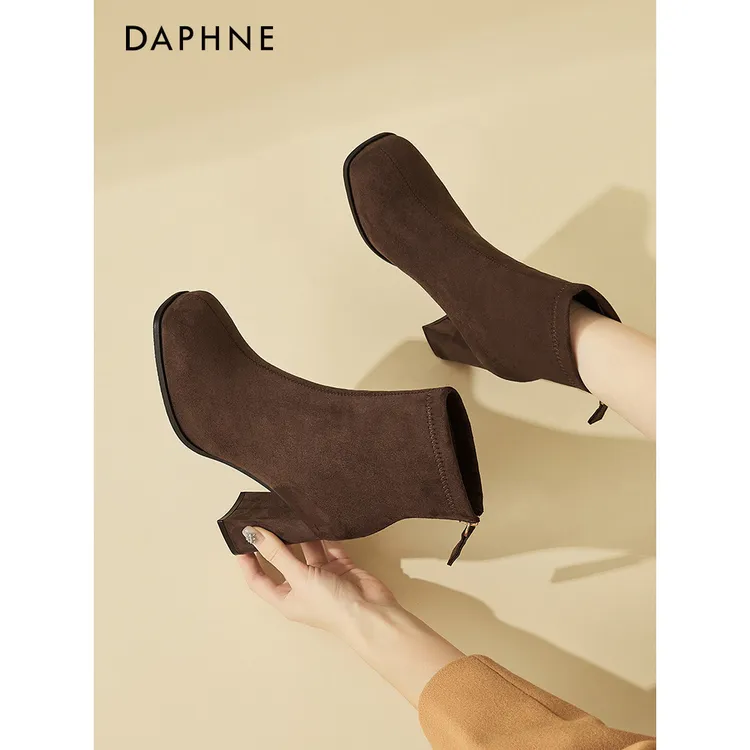 达芙妮小个子短靴女款2025新款秋冬季加绒气质瘦瘦靴粗跟高跟靴子
