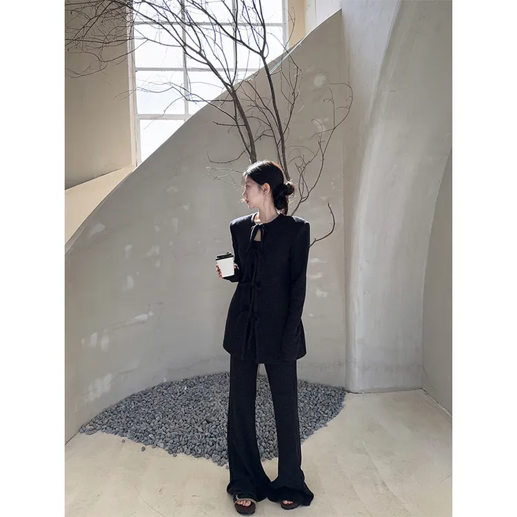 高级感蝴蝶结圆领长袖垫肩上衣新款松紧腰直筒显瘦微喇长裤两件套